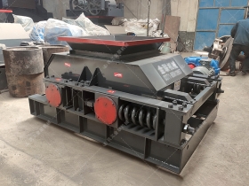 2PGC600X900双齿辊泡芙短视频app污下载发往青海破镍矿