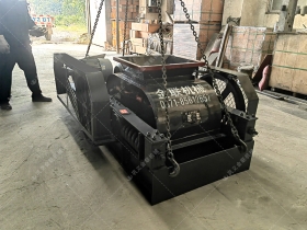 2pgc600*750双齿辊泡芙短视频app污下载发往湖南娄底破碎煤块